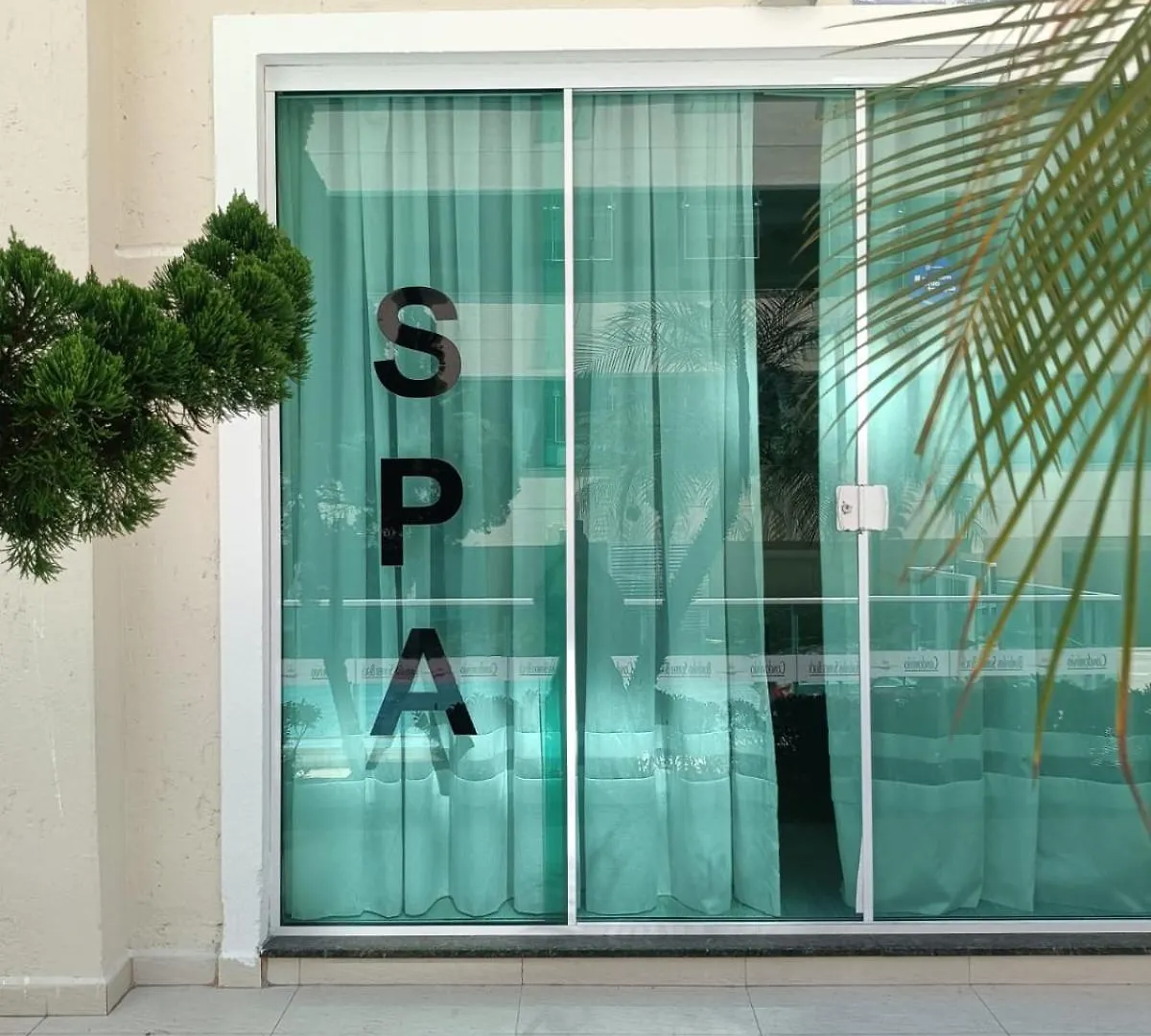 Bombinhas Summer Beach Aparthotel