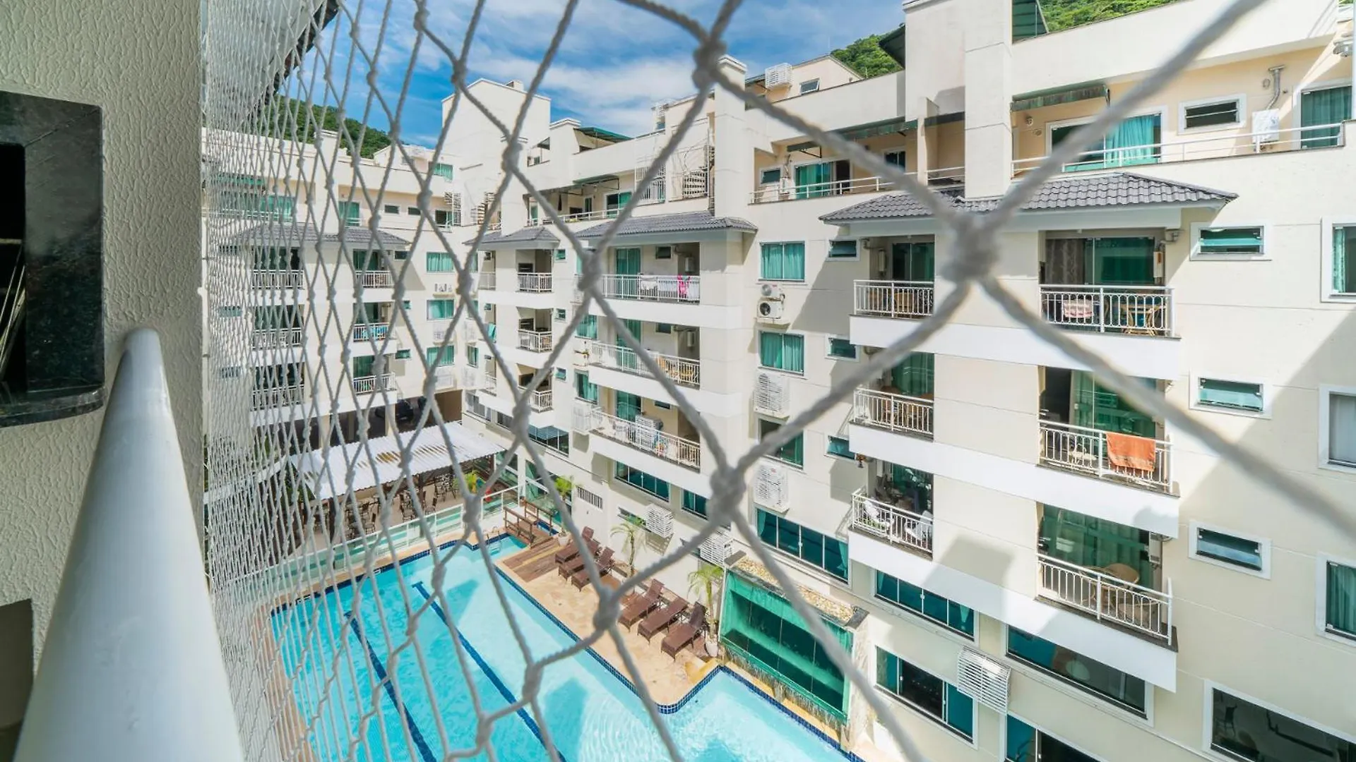 Bombinhas Summer Beach Aparthotel