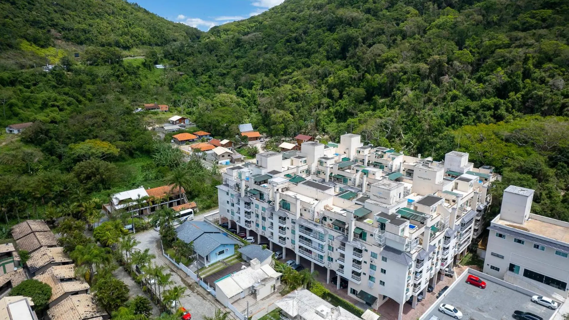 Bombinhas Summer Beach Aparthotel